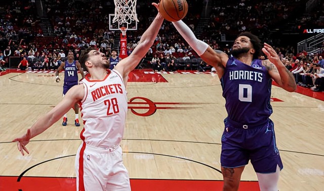 都这样了还不引进控卫？火箭还打算让内线支柱继续这样乱打？